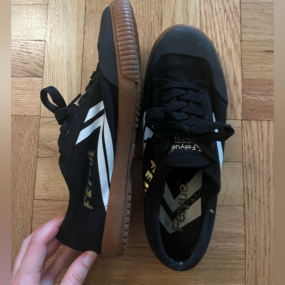 Black and white Feiyue sneakers - Picture 2 of 3